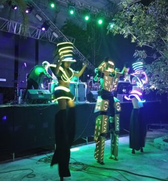 Renta de robot de led